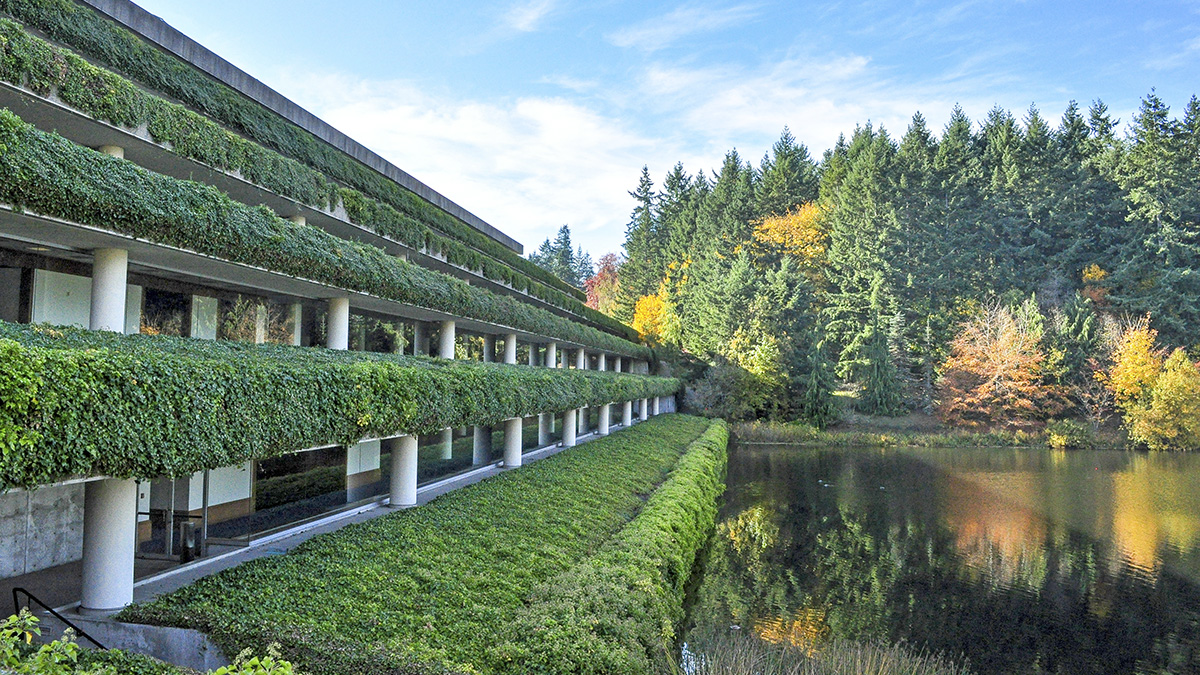 Weyerhaeuser International Headquarters, Federal Way, WA - Photo by Joe Mabel, 2017. Courtesy of The Cultural Landscape Foundation.