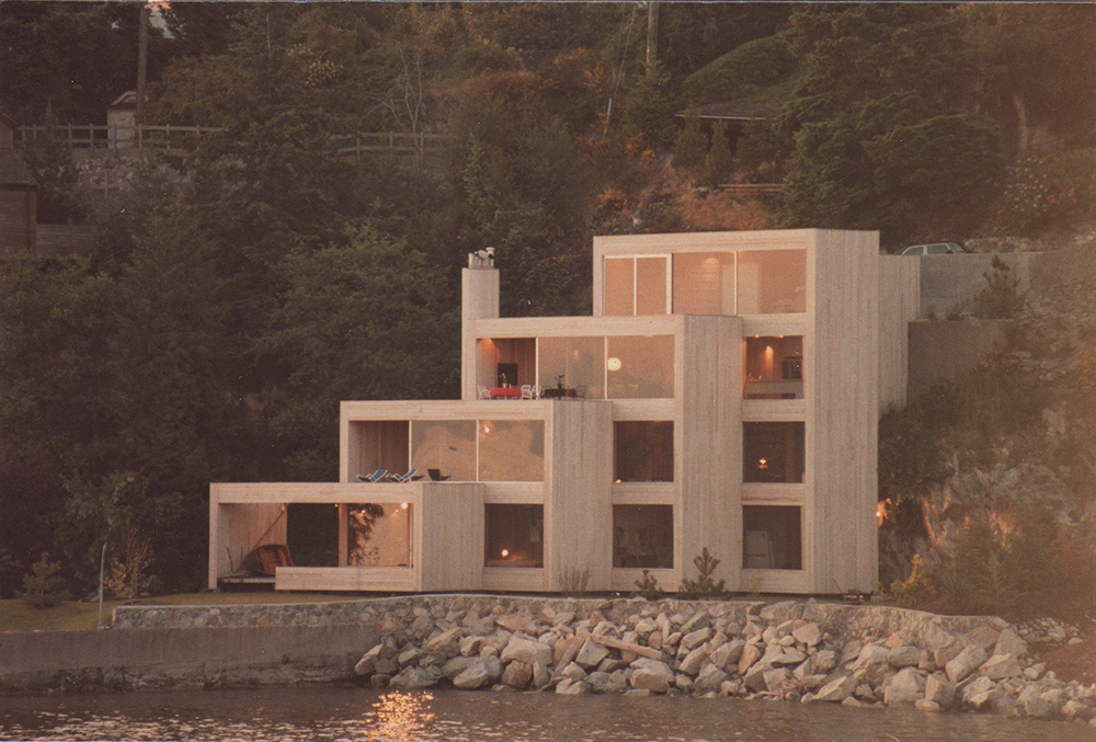 Máté House, 1980