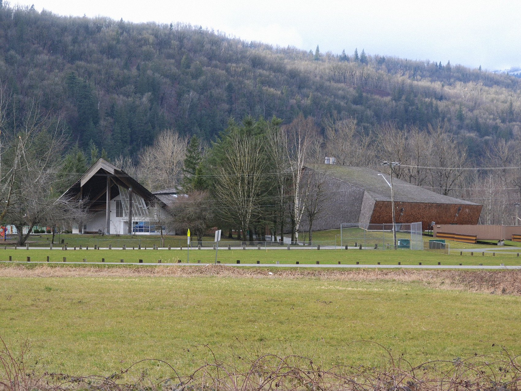 Sq’éwqel Community School, 1991