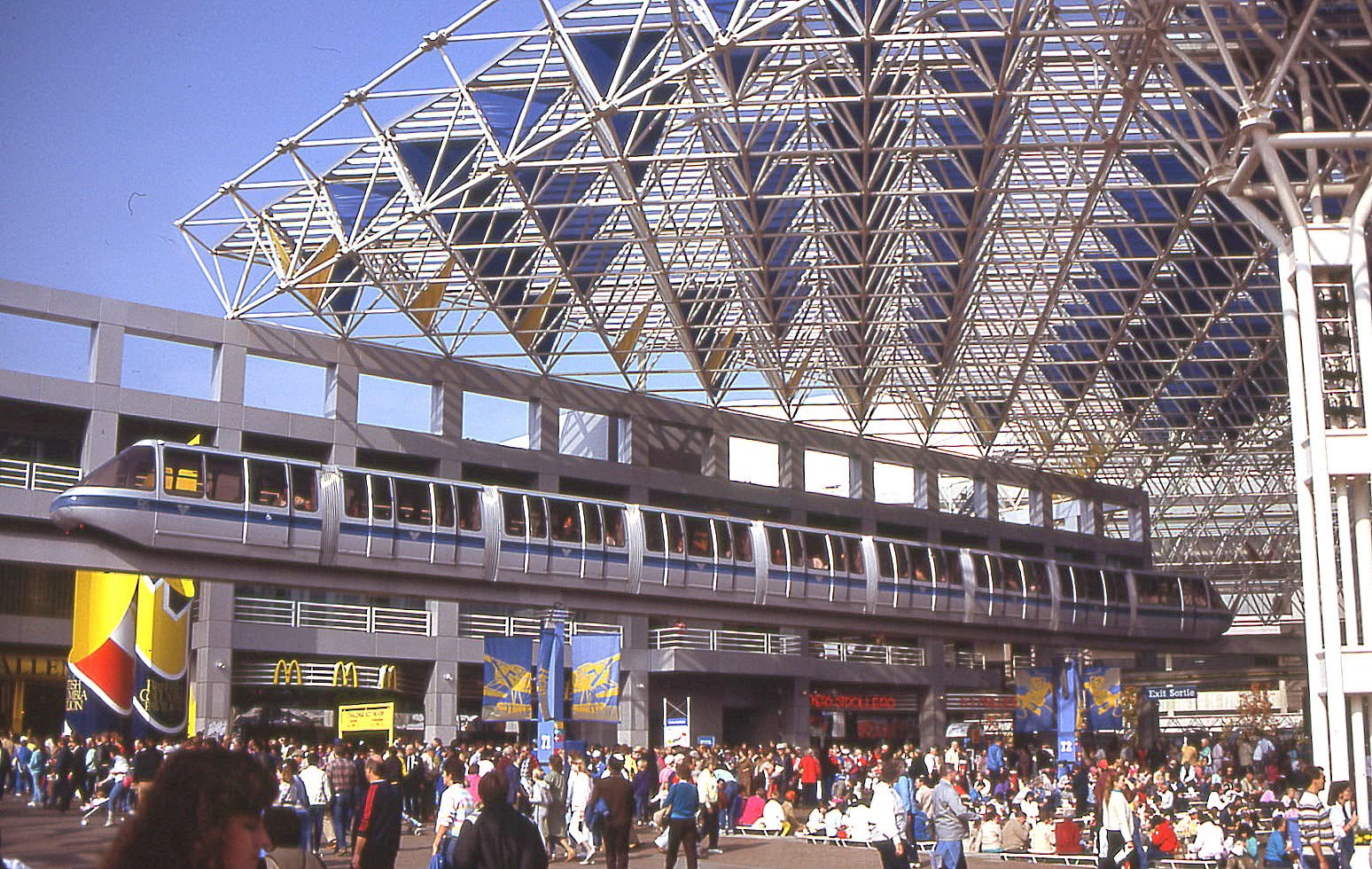 Plaza of Nations, 1986