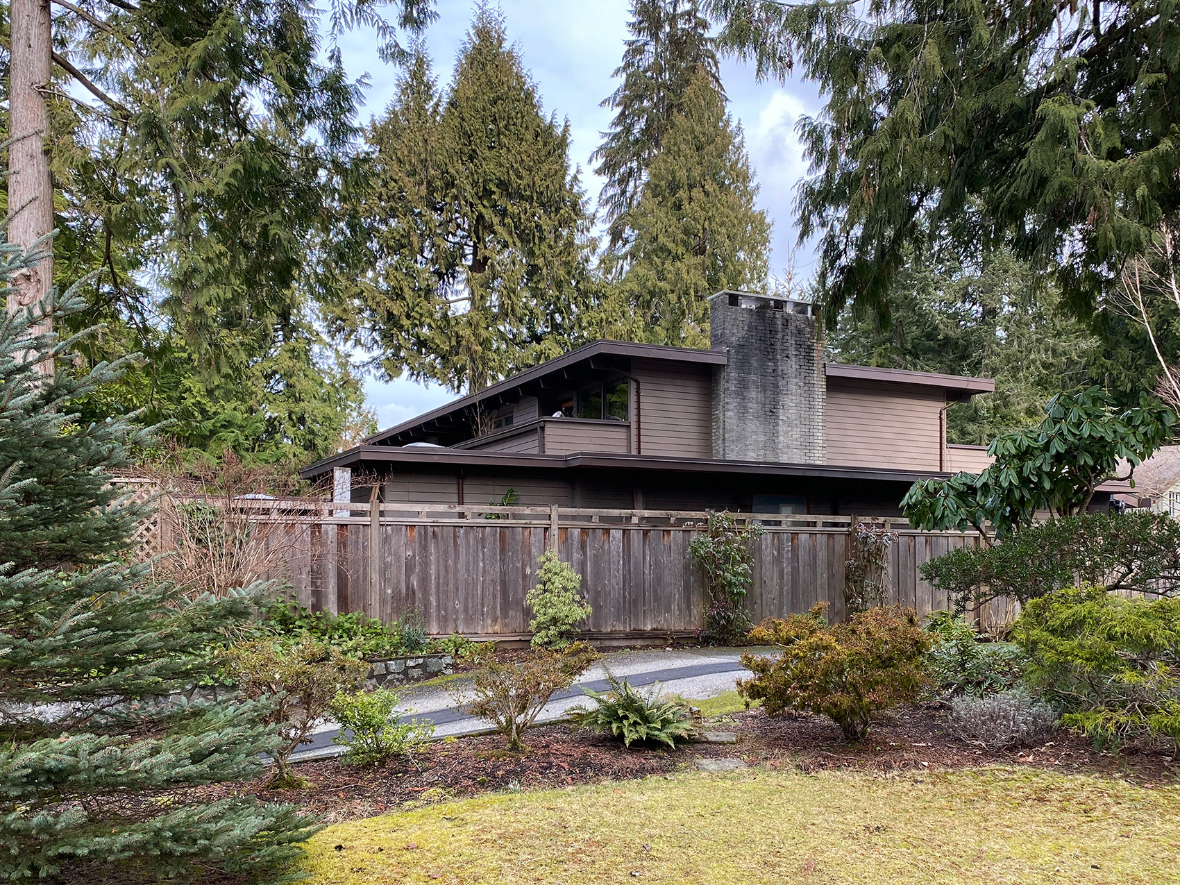 Steve Gairns (2021).